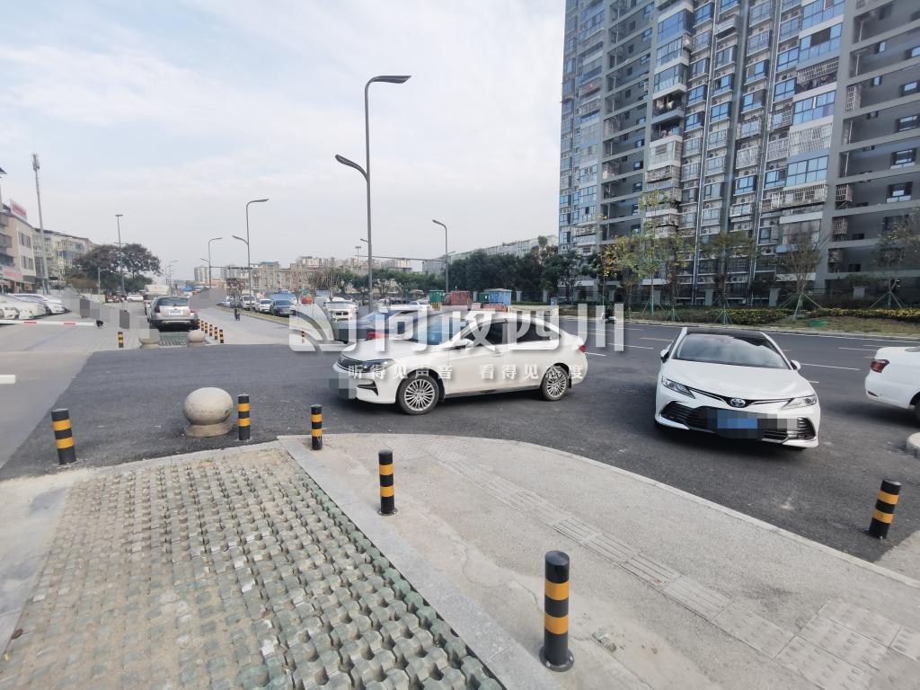 投訴西航港新街臨江麗苑南側非機動車輛違停 - 雙流區 - 成都 - 四川